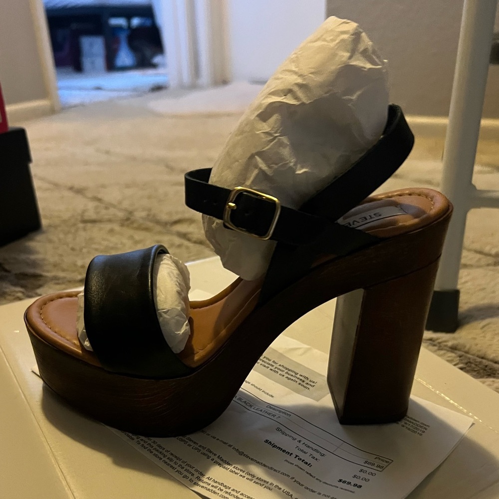 Aldo EUC Leather platform sandals